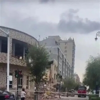 佳木斯一栋三层宾馆突然倒塌，1人死亡！