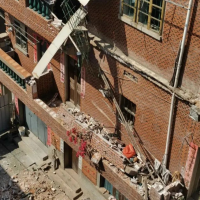 阳台整体垮塌，自建房安全问题值得重视